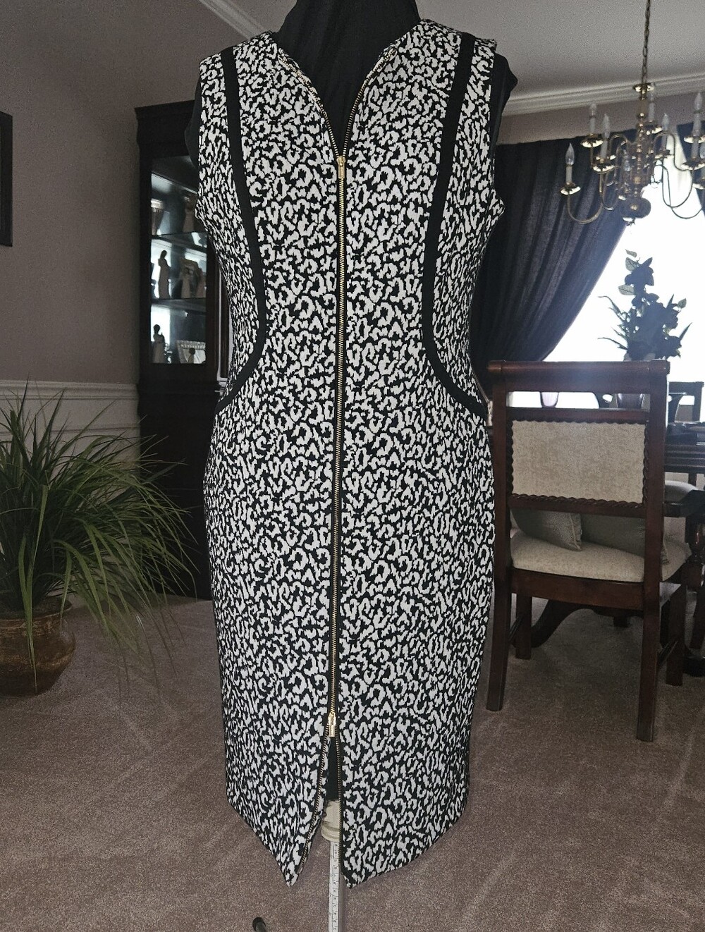 CALVIN KLEIN Black & White Dual Direction Zip-Front Textured Midi Sheath Dress
